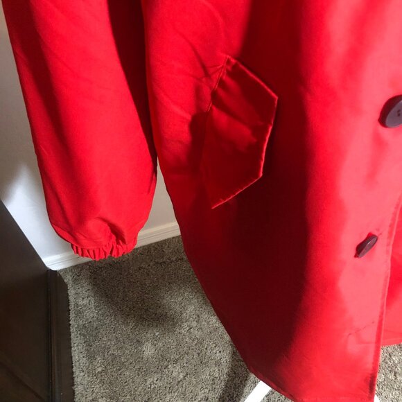 ☔️ Classic Chic Rain Jacket — Vintage Paris Design - Picture 12 of 14